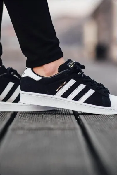 A quelle marque appartiennent ces chaussures ?