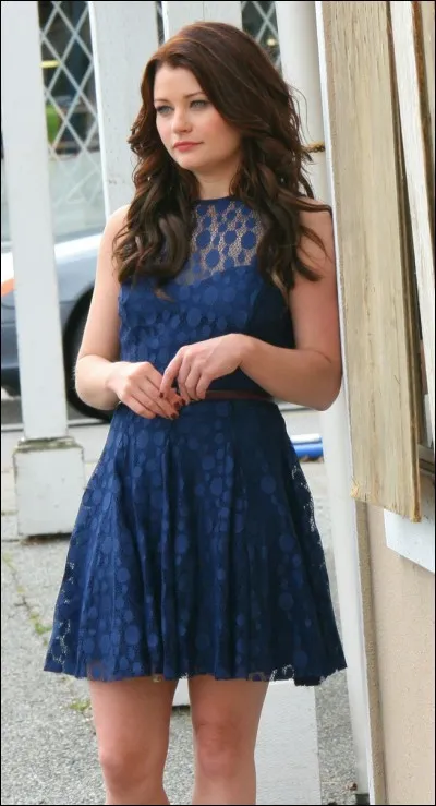 Qui a enfermé Belle dans une prison à Storybrooke ?