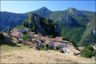 Savez-vous quel département a le numéro 4 ?