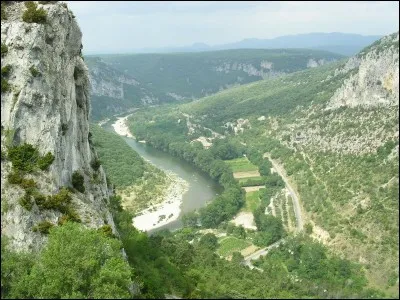 Ce département porte le numéro 7. Lequel ?