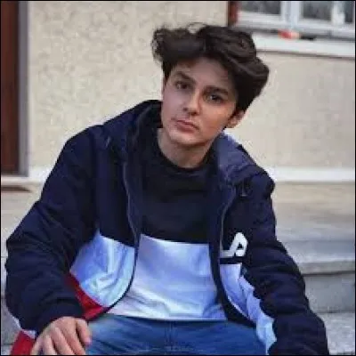 Dans quelle école est-il ?