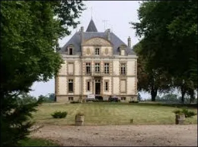 Petit village Nivernais de 52 habitants, Lamenay-sur-Loire se situe en région ...