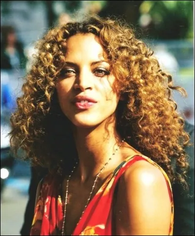 Quelle célébrité fut la première à partir lors de la 4e saison ?