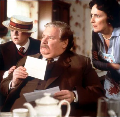 Quel est le nom de jeune fille de la tante Pétunia ?