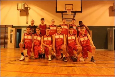 Quel titre les cadets garçons de l'année 2016-2017 ont-il remporté ?