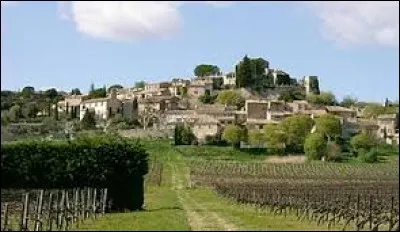 Je vous propose de partir en région P.A.C.A., à la découverte de Joucas. Village viticole et agricole de l'arrondissement d'Apt, il se situe dans le département ...
