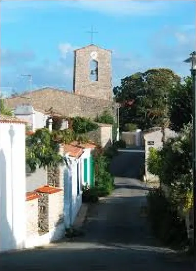 Nous partons à présent en Nouvelle-Aquitaine, à La Brée-les-Bains. Commune sur l'île d'Oléron, elle se situe dans le département ...