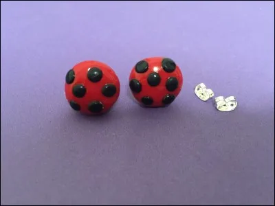 Le Papillon veut absolument quel objet de Ladybug et Chat Noir ?
