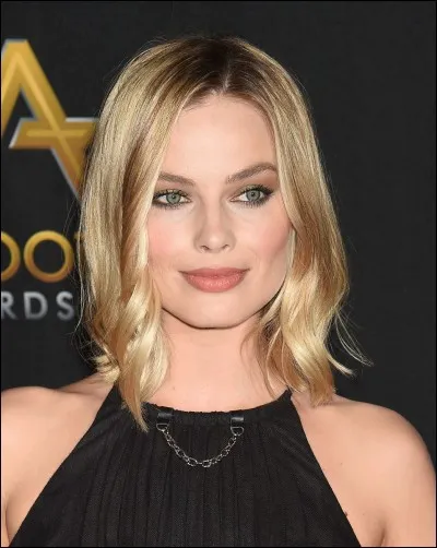 Complétez ce livre d'Alexandre Dumas - La Reine :