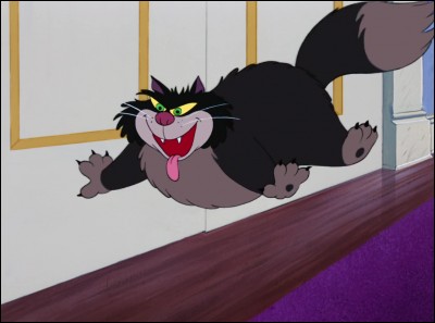 Fourbe, hypocrite et paresseux, le chat de Madame de Trémaine terrorise les souris et mène la vie dure à Cendrillon. Comment se nomme-t-il ?