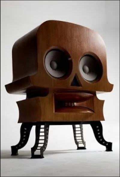 Qu'est-ce que cette drôle de chose, conçue par le réalisateur dessinateur peintre designer Tim Burton ?