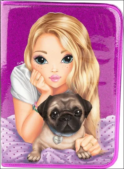 Comment s'appelle le petit chien de Candy ?