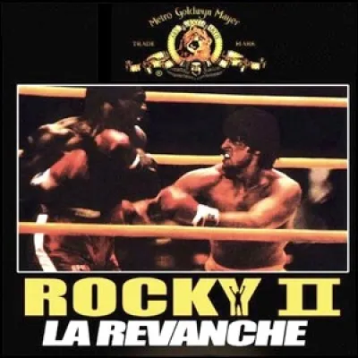Quelles couleurs porte Rocky lors de sa revanche contre Apollo ?