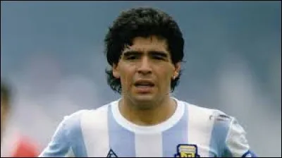Dans quel sport s'est illustré Diego Maradona ?