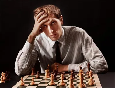 Où devriez-vous aller en Islande pour visiter la tombe du joueur d'échecs professionnel Bobby Fischer ?