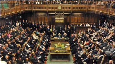 Dans quel pays d'Europe une femme est-elle devenue pour la première fois chef d'un gouvernement ?