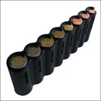 Cochez l'auteur de "Les faux monnayeurs".