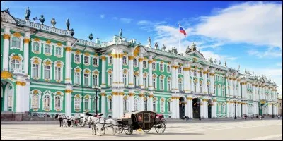 Saint-Petersbourg est une grande ville de quel pays ?