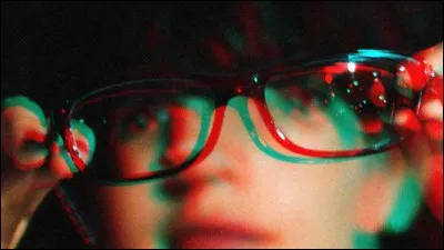 Qui porte des lunettes ?