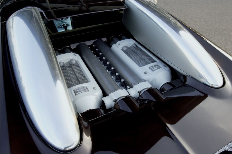 Combien de cylindres composent le moteur de la Veyron ?
