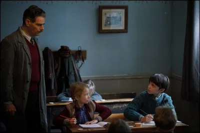 Quelle punition le ma&icirc;tre donne-t-il &agrave; S&eacute;bastien parce qu'il parlait en classe ?