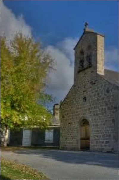 Petit village Corrézien de 69 habitants, Saint-Pantaléon-de-Lapleau se situe en région ...