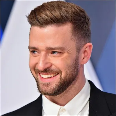 Quel chanteur ayant débuté en 1993 interprète ''Cry Me a River'' ?