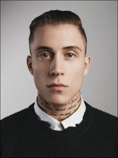 Quel chanteur a débuté en 2015 avec ''Rhythm Inside'' et participé ensuite à "Danse avec les stars" ?