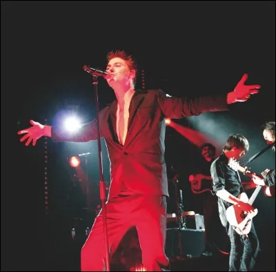 Quel chanteur de 62 ans est connu pour les titres suivants : ''Le Grand Sommeil'' , ''Week-end à Rome'' et ''Tombé pour la France'' ?