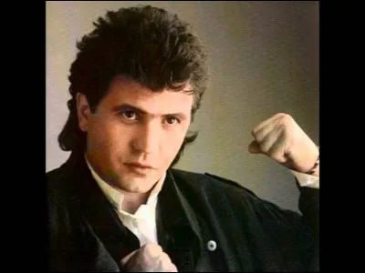 Quel artiste très connu en France a chanté ''Tous les cris les SOS'' , ''Mon fils ma bataille'' et ''L'Aziza'' ?