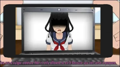 Qui est cette fille bizarre ?