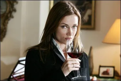 Après avoir bu, Alice se retrouve...