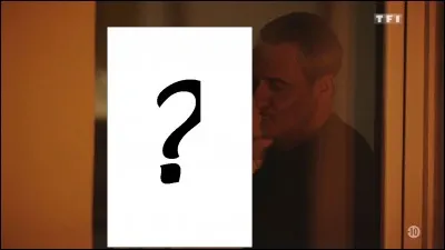 Qui embrasse le commandant ?