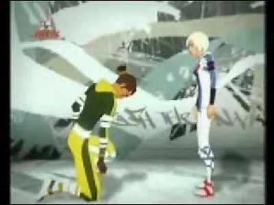 De qui Tia est-elle amoureuse dans toutes les saisons ?