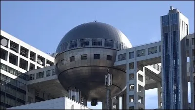 "La Madone de Laroque" de l'atelier milanais de Léonard de Vinci, a été exposée en 2009 à Tokyo chez Fuji TV. Combien a-t-elle reçu de visiteurs ayant acquitté un droit d'entrée en 45 jours ?