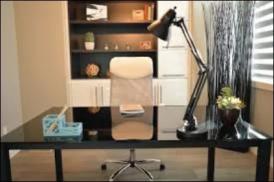 Qu'y a-t-il sur ton bureau ?