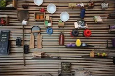 Qu'est-ce que tu accrocherais aux murs de ta chambre ?