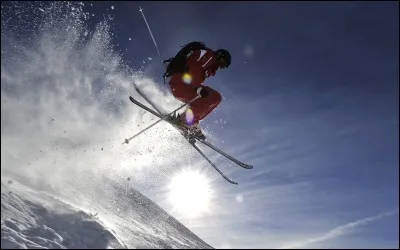 Il est dangereux de faire du ski ____ piste.