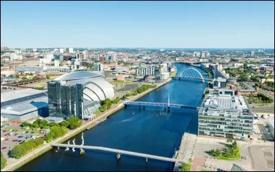 Cette ville europ&eacute;enne a accueilli le premier match de football international en 1872...