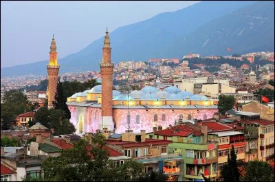 De quel pays Bursa est-elle une ville ?