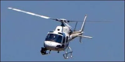 Quel nom donne-t-on au moyen de transport capable de s'élever et de se mouvoir en altitude, au sein de l'atmosphère terrestre dont fait partie l'hélicoptère ?