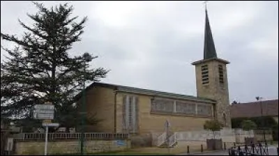 Village Calvadosien, Tilly-la-Campagne se situe dans l'ancienne région ...