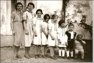 Combien a-t-elle de demi-frères et demi-soeurs ?