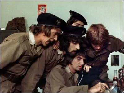 Savez-vous qui est le réalisateur du film "Les Bidasses en folie" ?