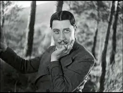 De qui la comédie nommée "Le Schpountz" est-elle ?