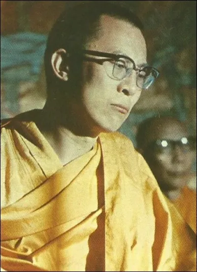 Au bout de combien de temps Bodhisattva se réincarne-t-il en dalaï-lama ?