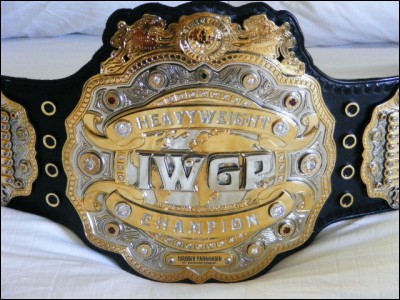 Qui est le premier titulaire du IWGP World Heavyweight Championship ?