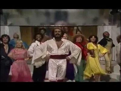 Le printemps est arrivé, sors de ta maison Le printemps est arrivé, la belle saison ! L'amour et la joie sont revenus chez toi Vive la vie et vive le vent, vive les filles en tablier blanc ! Vive la vie et vive le vent et vive le printemps ! Dépêche-toi, dépêche-toi, ne perds pas de temps ..." : qui chante, en 1976, "le printemps" ?