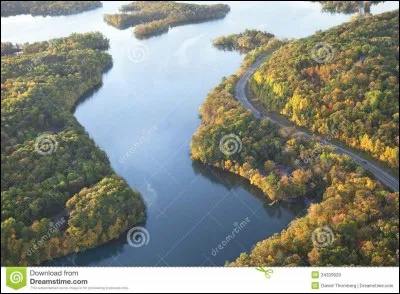 Laquelle des villes suivantes se trouve sur le fleuve Mississippi ?