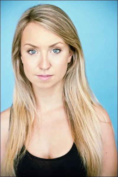 Quelle actrice joue Steph dans les saisons 1 et 2 ?